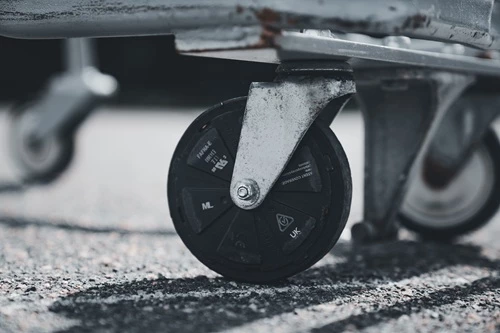 Rollenmaterialien im Vergleich: Welches Material passt zu welcher Anwendung?