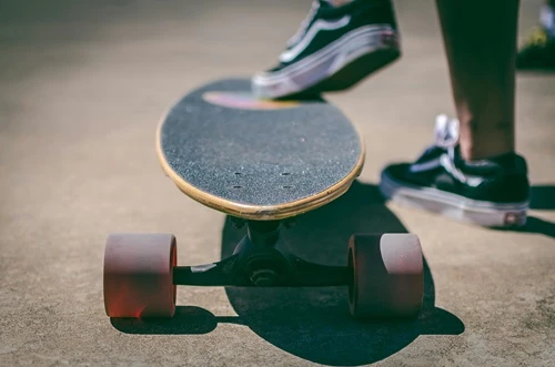 Skateboards und Rollschuhe: So finden Sie die perfekten Rollen für Ihre Freizeit