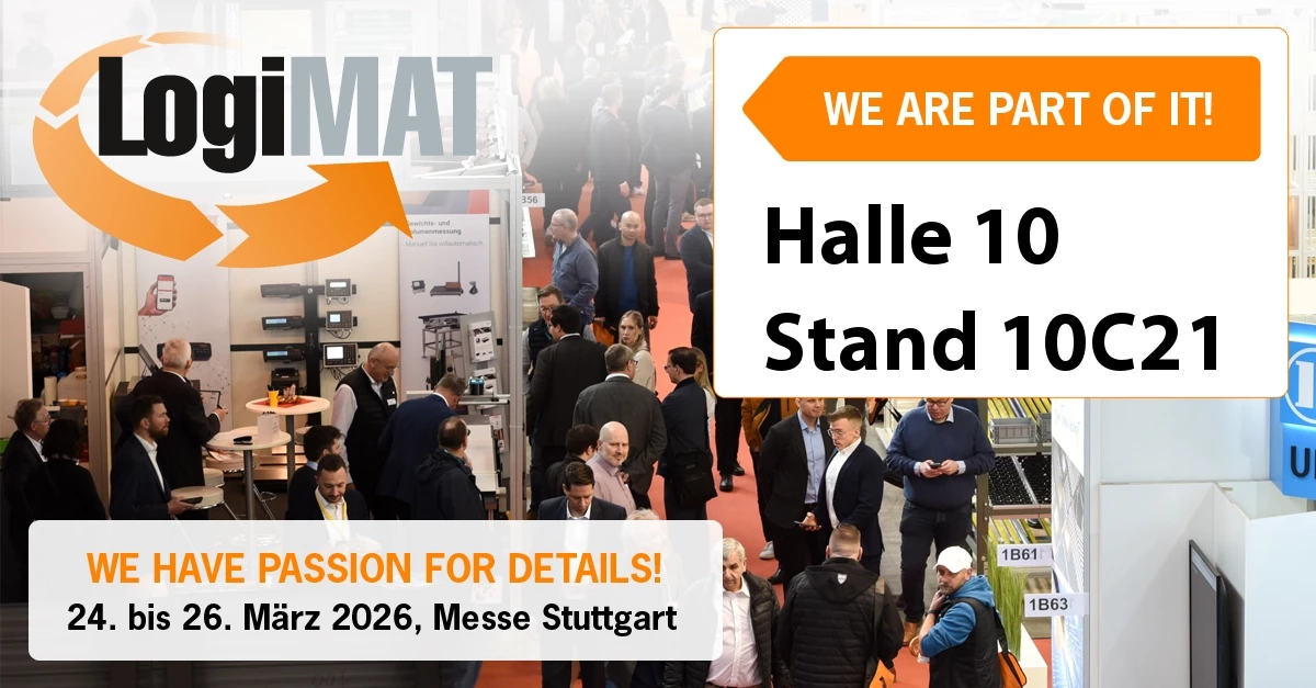 Menschen bewegen sich in einer Veranstaltungshalle, umgeben von Ständen. Eine Grafik mit dem Text -LogiMAT-, -WE ARE PART OF IT!-, sowie Details zum Stand 10C21 und dem Datum der Messe ist prominent platziert.