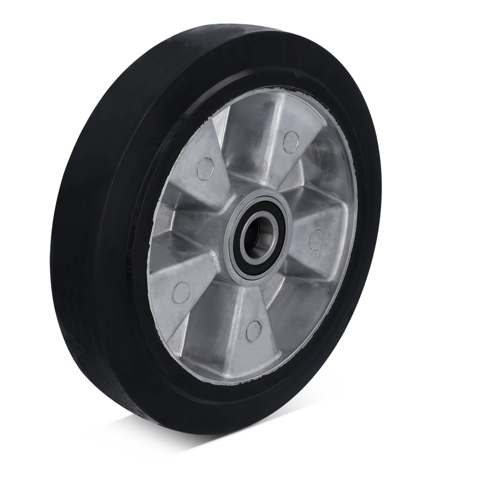 Zwart rubber wiel met een metalen velg, zichtbaar zijn de ventilatieopeningen en het lager in het midden. Het wiel is gepositioneerd in de kijkhoek om de diepte te accentueren.