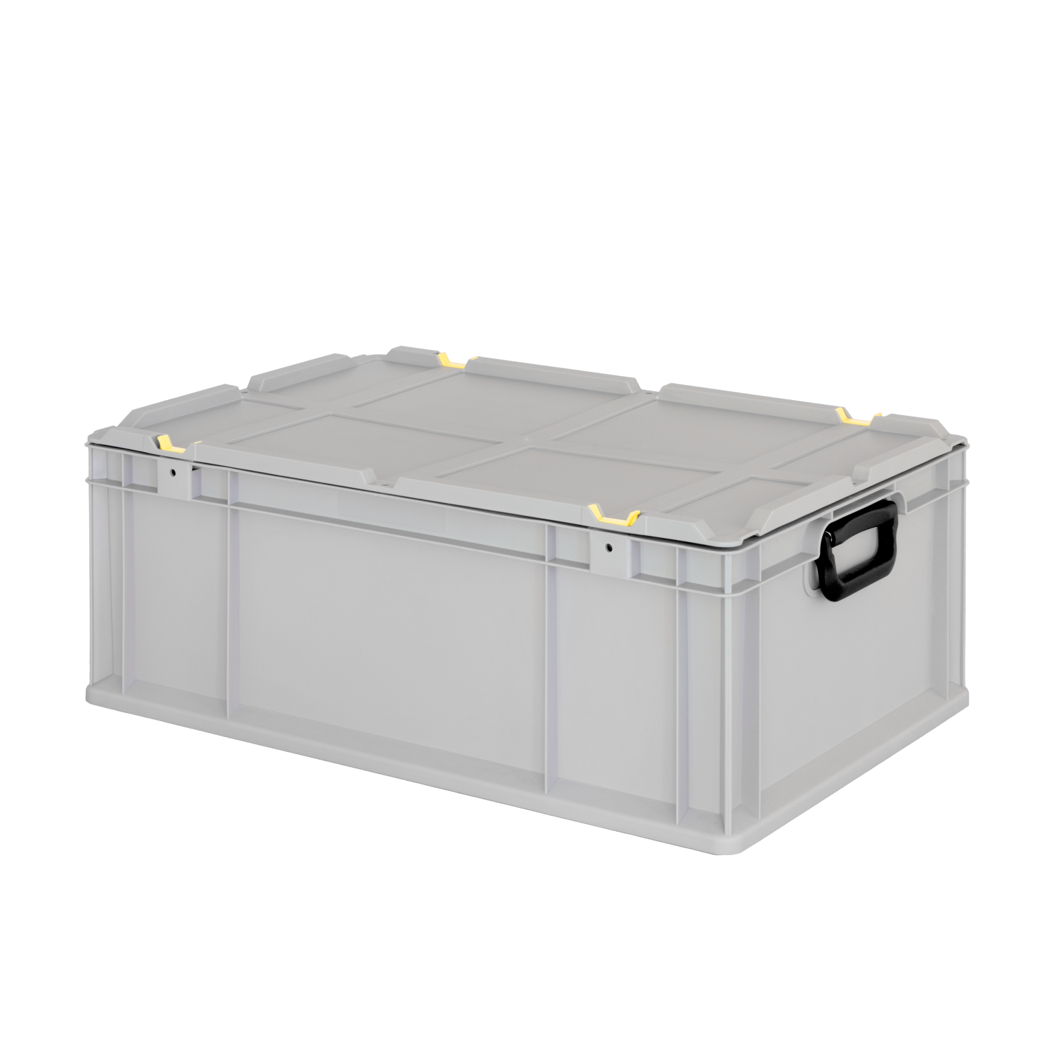 Graue Kunststoffbox mit einem stabilen, flachen Deckel und einem schwarzen Tragegriff. Gelbe Clips an den Rändern sorgen für eine sichere Verschließung. Der Hintergrund ist schwarz.